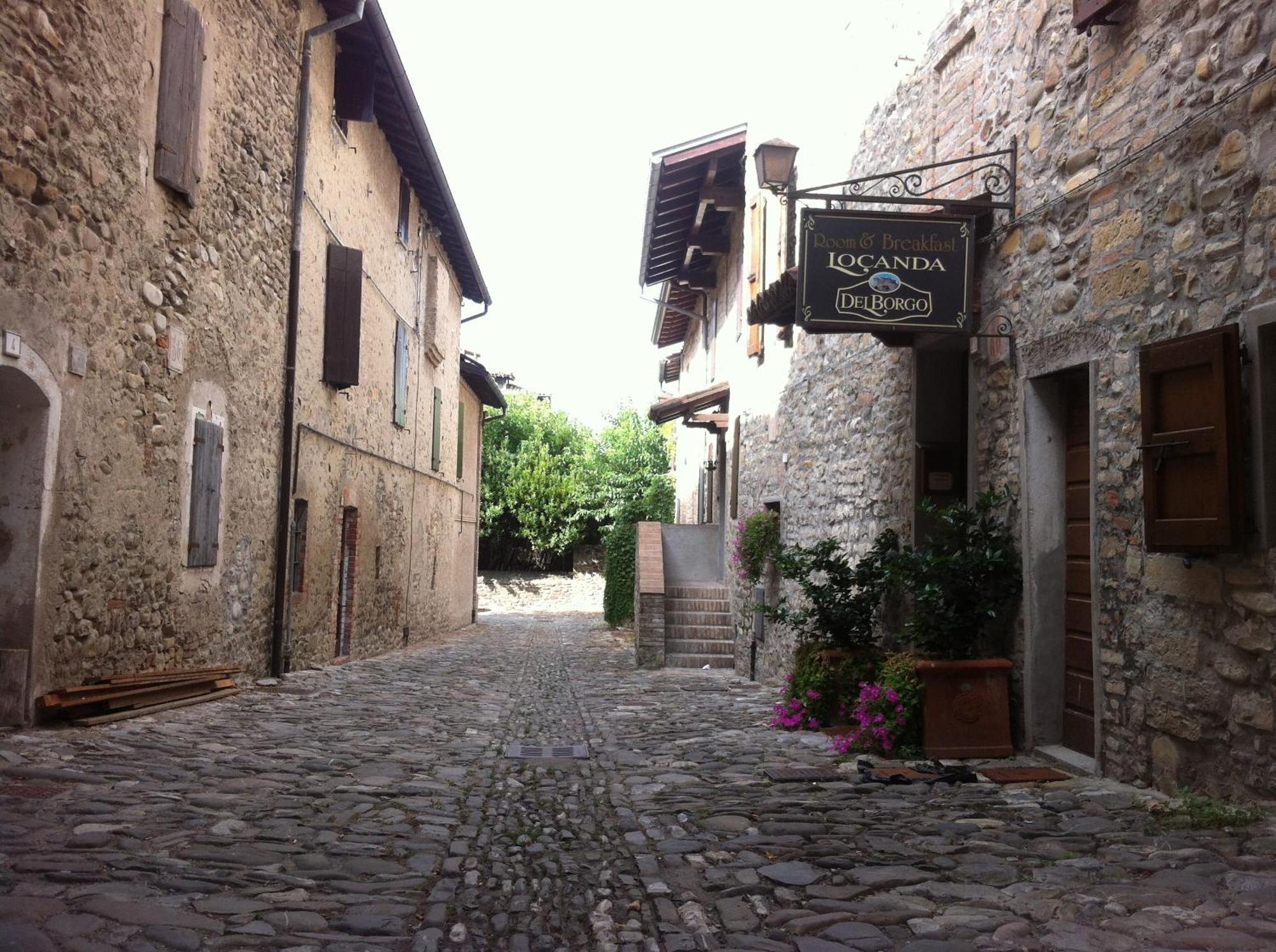 La Locanda Del Borgo Torrechiara Exterior photo